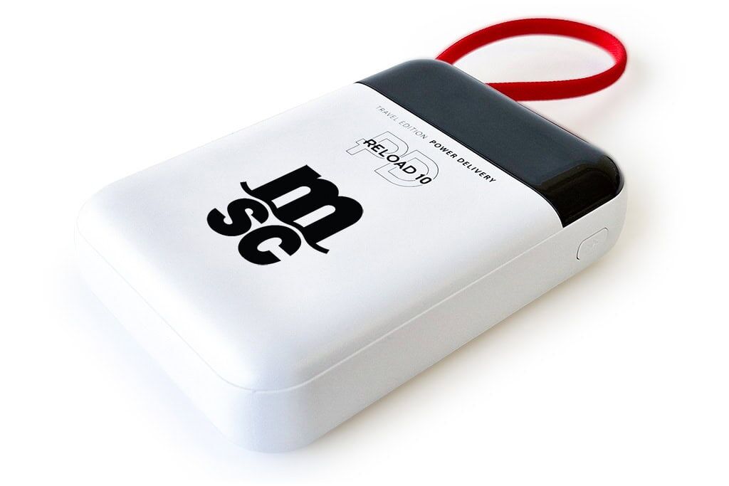 SKROSS Type-C Fast Charge Power Bank with Display – 10.000 mAh
